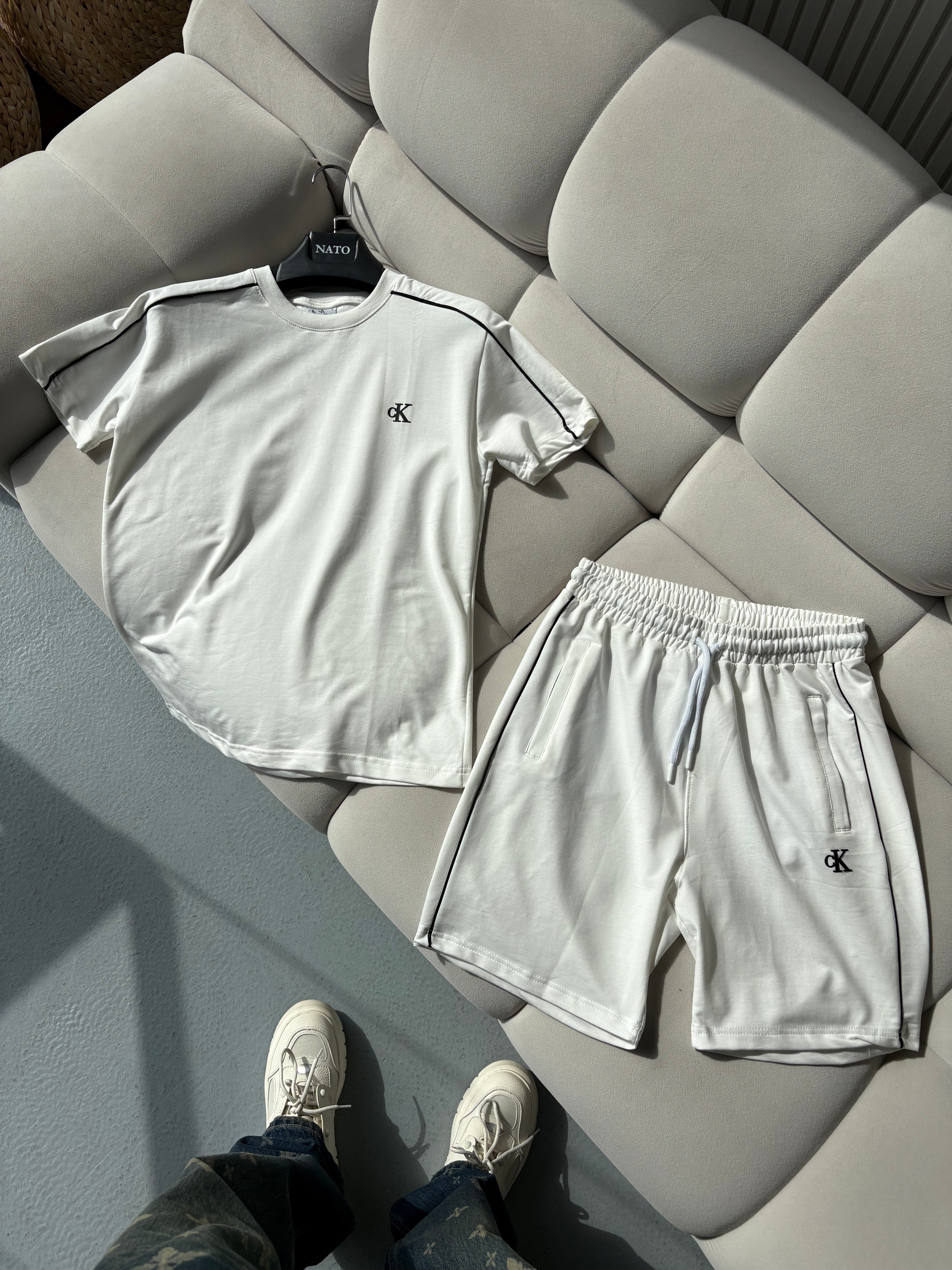 Calvin Klein Beyaz Şortlu Takım